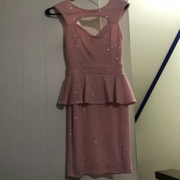 Women's dress - Picture 1 of 3